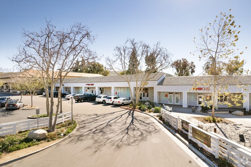 More Photos Of 1724-1772 Avenida De Los Arboles, Thousand Oaks Unknown For Lease