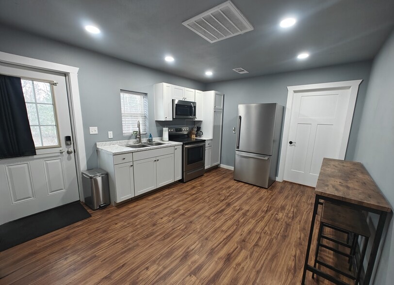 More Photos Of 32514 Highway 82, Cookson Flex For Sale