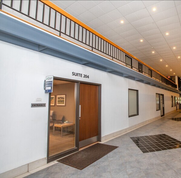 More Photos Of 800 W State St, Doylestown Office For Lease