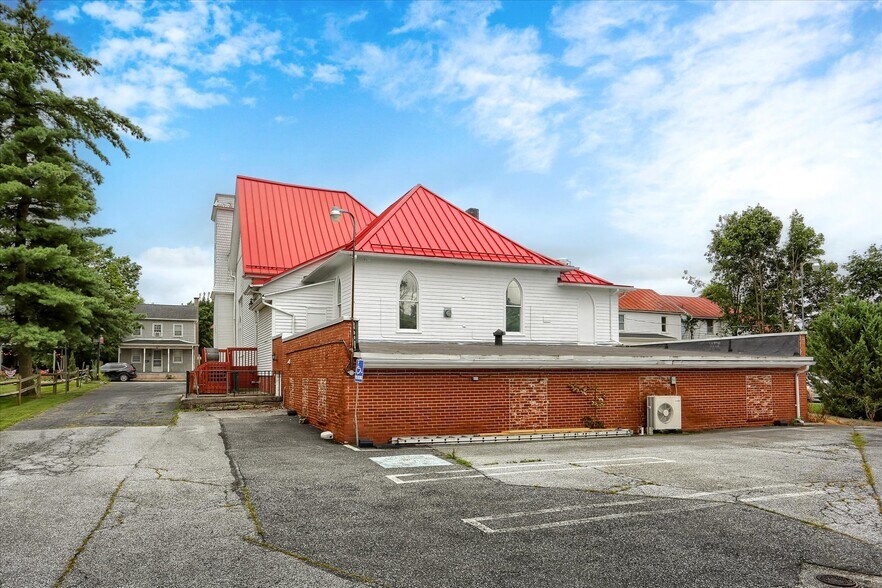 More Photos Of 5948 Linglestown Rd, Harrisburg Restaurant For Sale