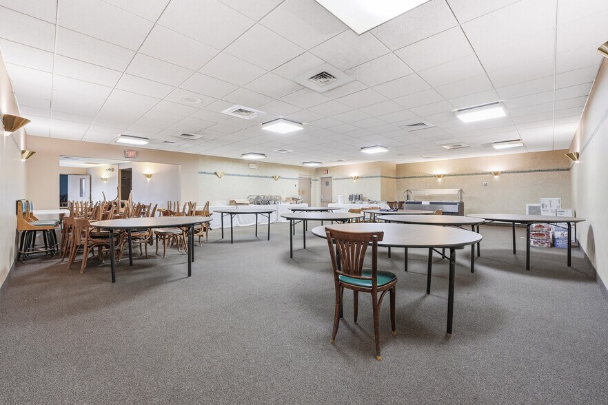 More Photos Of 2305 Wilmington Rd, New Castle Restaurant For Sale