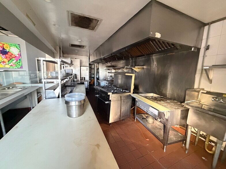 More Photos Of 11031-11061 Santa Monica Blvd, Los Angeles General Retail For Sale