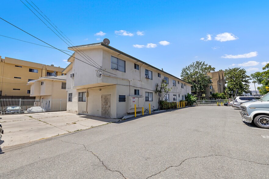 More Photos Of 1254 N Orange Dr, Los Angeles Apartments For Sale