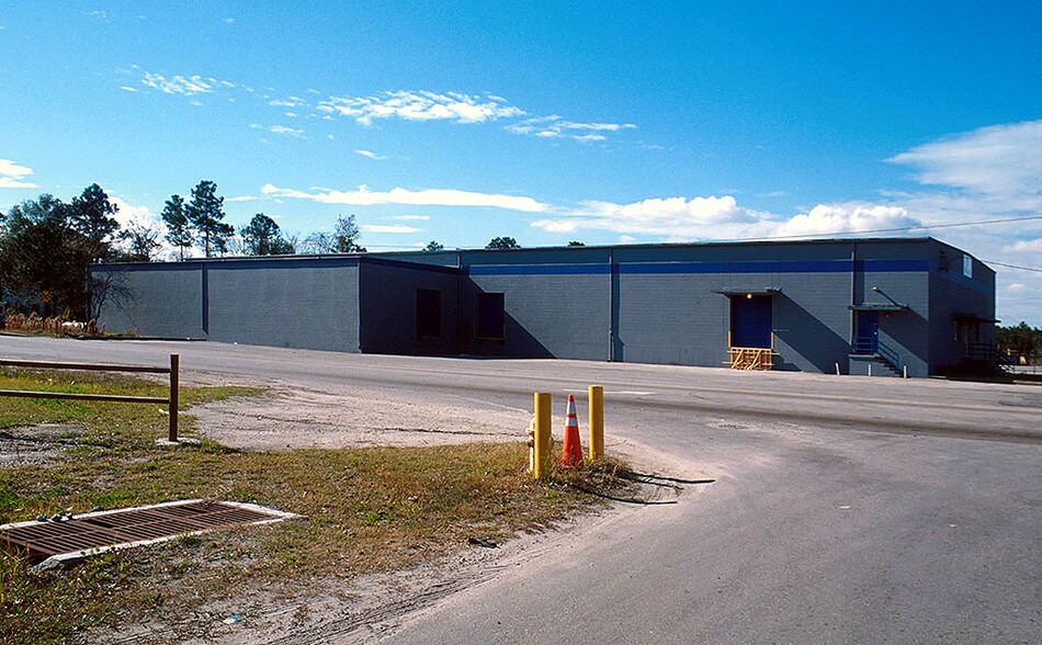More Photos Of 2208 W 21st St, Jacksonville Distribution For Sale