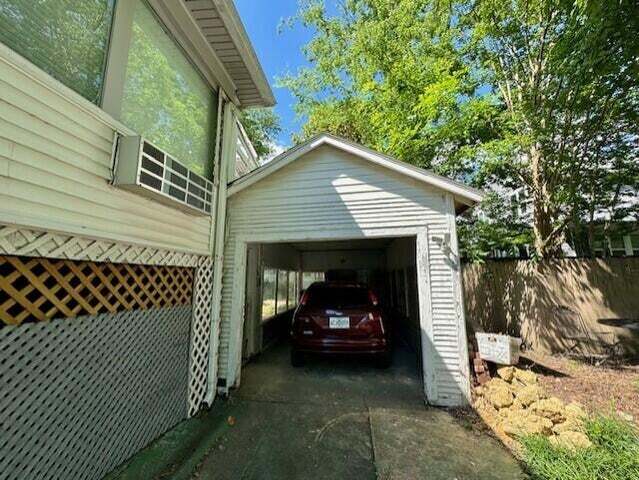 More Photos Of 924 Fillmore St, Corinth Hotel For Sale