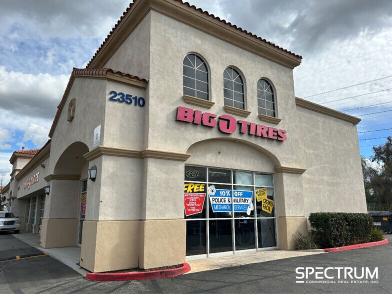 More Photos Of 23510 Valencia Blvd, Valencia Storefront For Lease