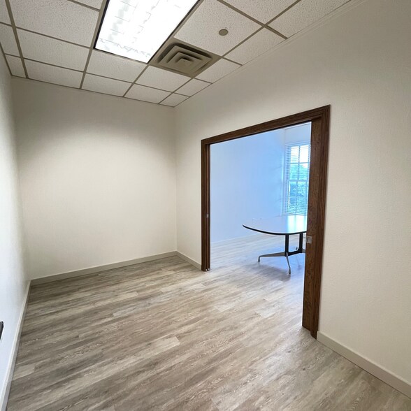More Photos Of 4407 Bee Caves Rd, West Lake Hills Office For Lease