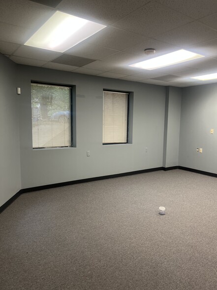 More Photos Of 10001 Lewis Dr, Damascus Warehouse For Sale