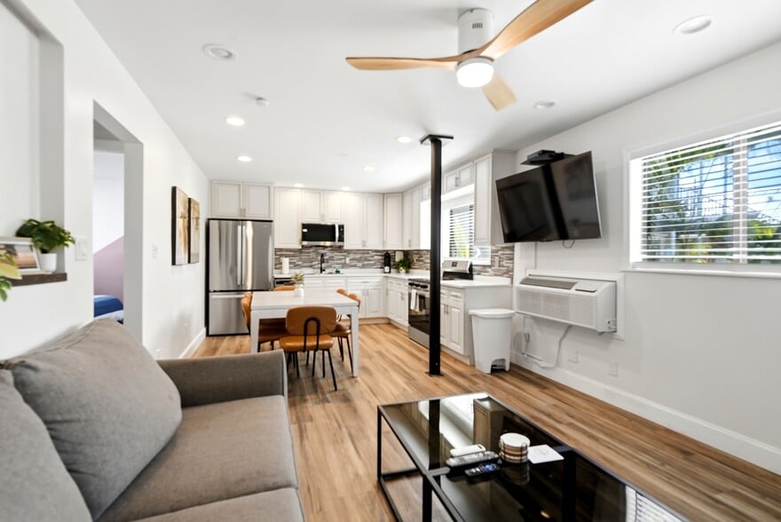 More Photos Of 11965 Gulf Blvd, Treasure Island Hotel For Sale