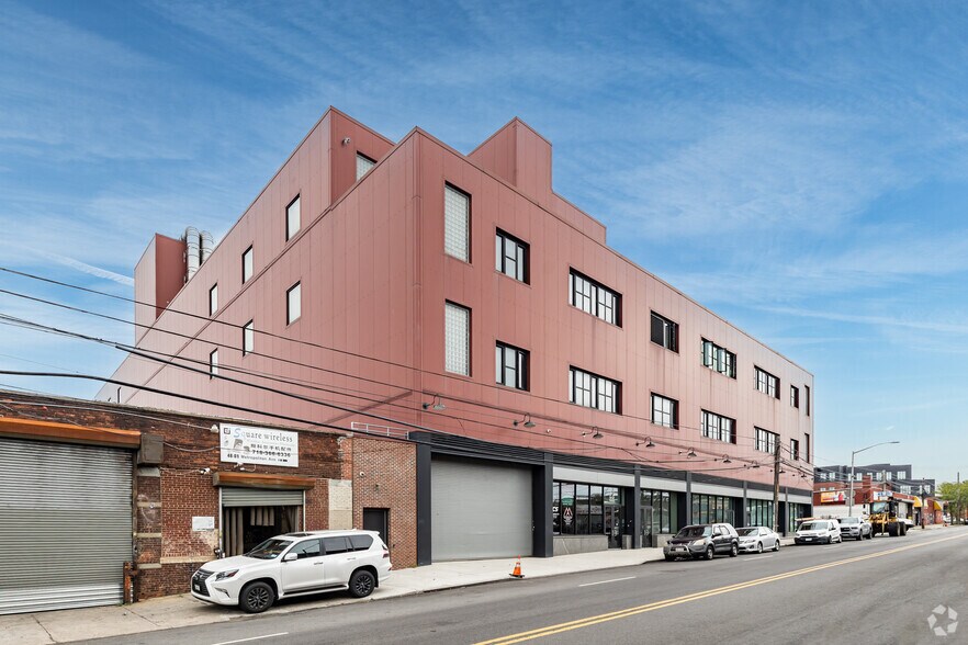 More Photos Of 4805 Metropolitan Ave, Ridgewood Light Distribution For Lease