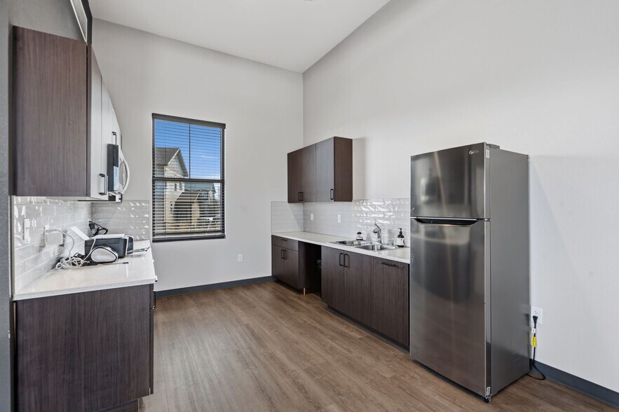 More Photos Of 1918 Jessup Dr, Fort Collins Flex For Lease