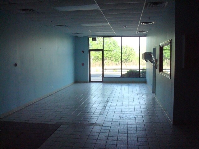 More Photos Of 11300-11314 W Southwest Hwy, Orland Park Storefront Retail Office For Lease