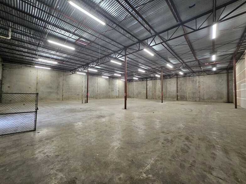 More Photos Of 157 Lone Star Blvd, San Antonio Warehouse For Lease