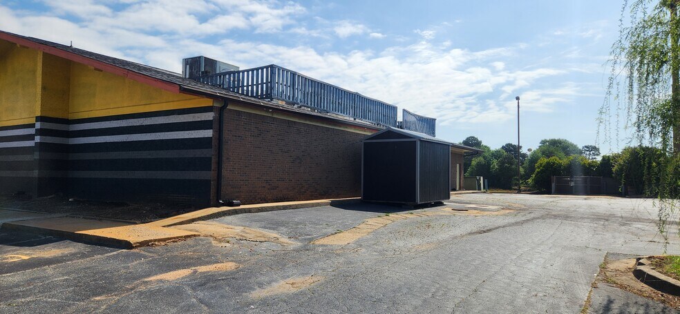 More Photos Of 14225 Jones St, Lavonia Restaurant For Lease