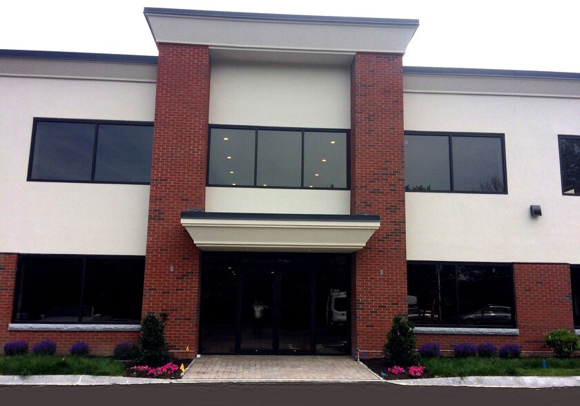 More Photos Of 337 Turnpike Rd, Southborough Research And Development For Lease