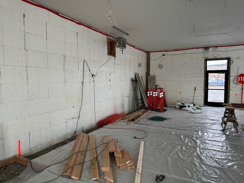 More Photos Of 906 Old Steese Hwy, Fairbanks General Retail For Lease