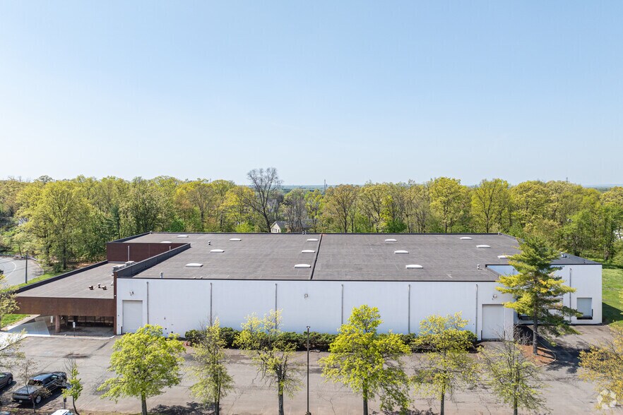 More Photos Of 120 Clyde Rd, Somerset Warehouse For Lease