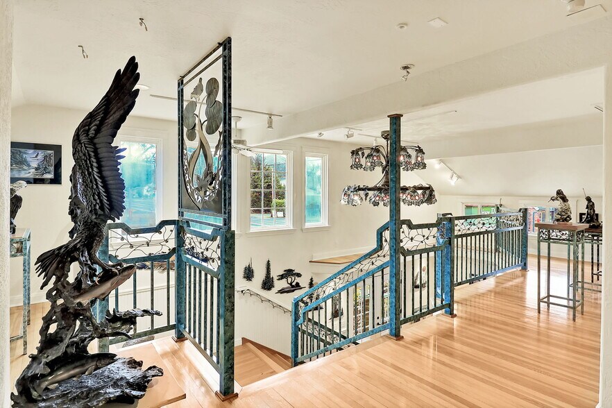 More Photos Of 42837 McKenzie Hwy, Leaburg Freestanding For Sale