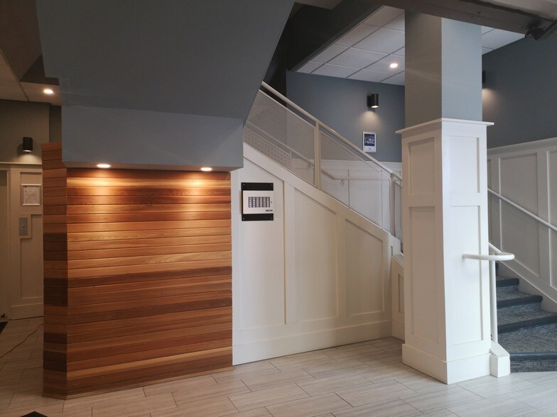 More Photos Of 180 James St S, Hamilton Office For Lease