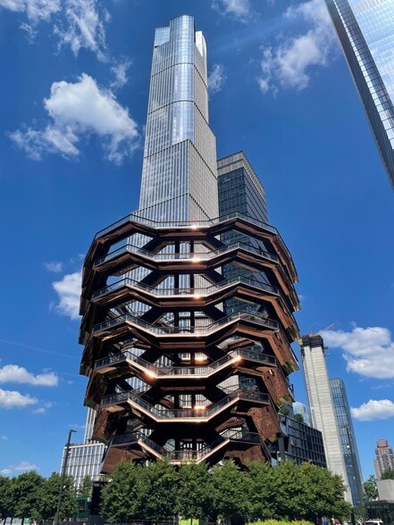 More Photos Of 31 Hudson Yards, New York Office Residential For Lease
