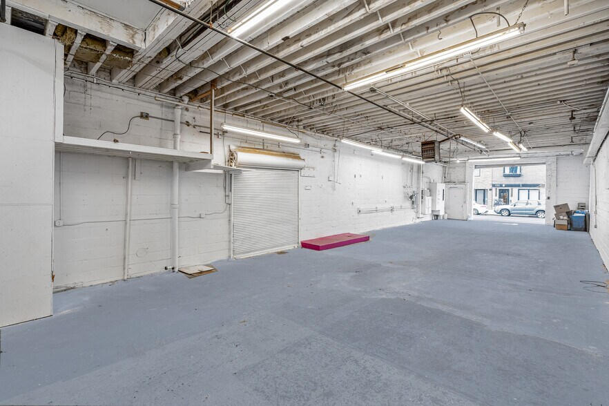 More Photos Of 112 Troutman St, Brooklyn Warehouse For Lease