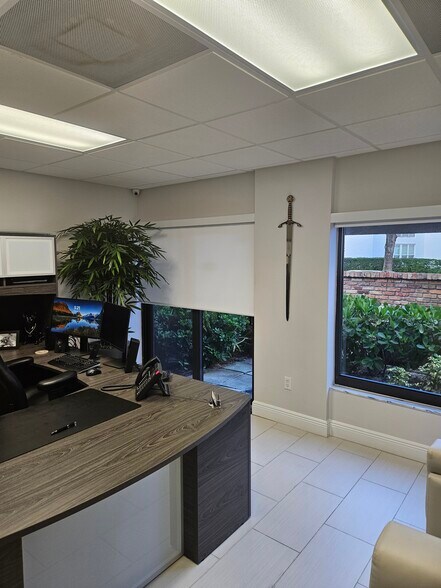 More Photos Of 300 NW 70th Ave, Plantation Medical For Sale