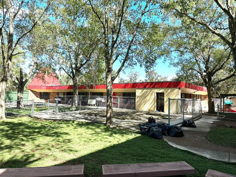More Photos Of 940 S Winter Park Dr, Casselberry General Retail For Sale