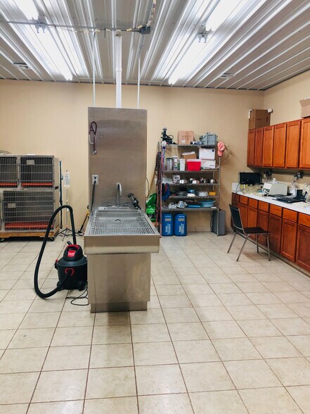 More Photos Of 36161 W Highway 51, Mannford Service For Sale