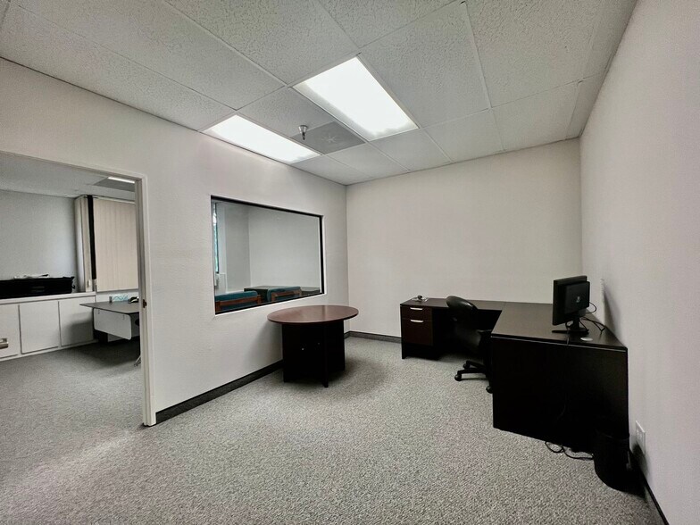 More Photos Of 1434-1440 W Taft Ave, Orange Light Distribution For Lease