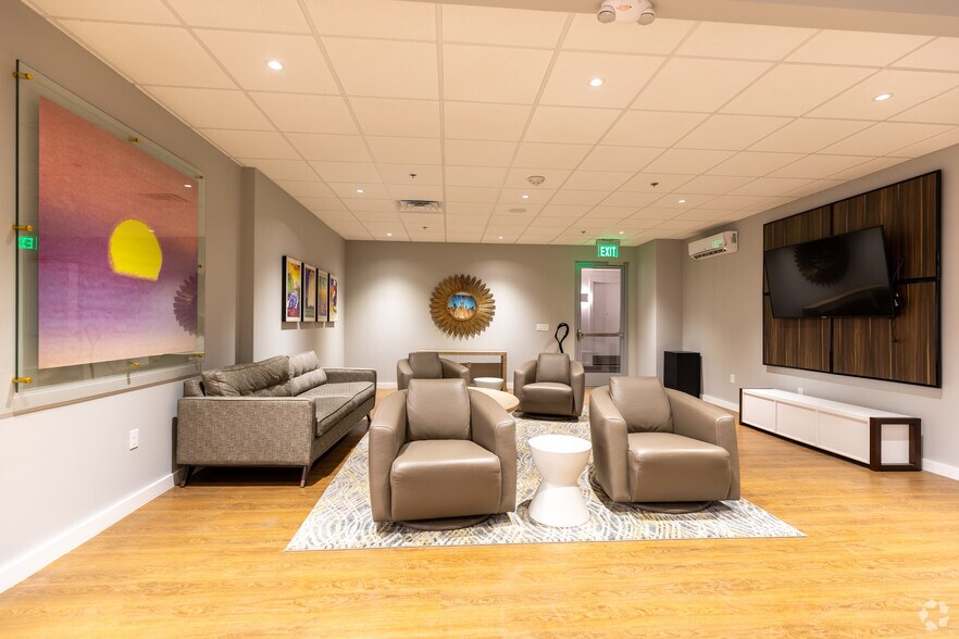 More Photos Of 522 S Boston Ave, Tulsa Apartments For Lease