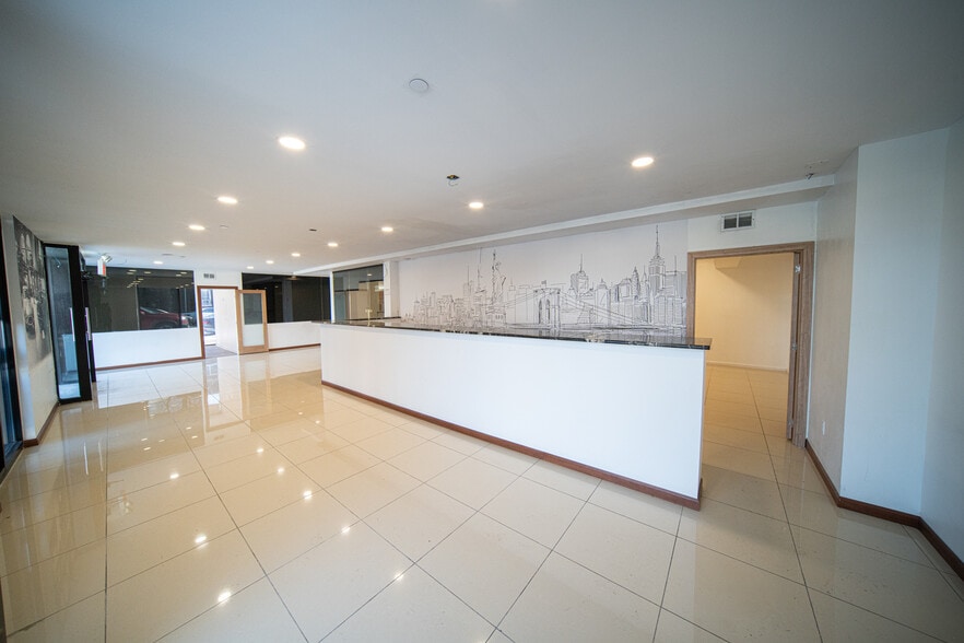 More Photos Of 38-06 Greenpoint Ave, Long Island City Apartments For Lease