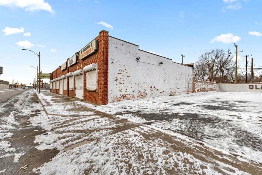 More Photos Of 3328 Joy Rd, Detroit General Retail For Sale