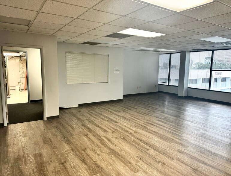 More Photos Of 751 Oak St, Jacksonville Office For Lease