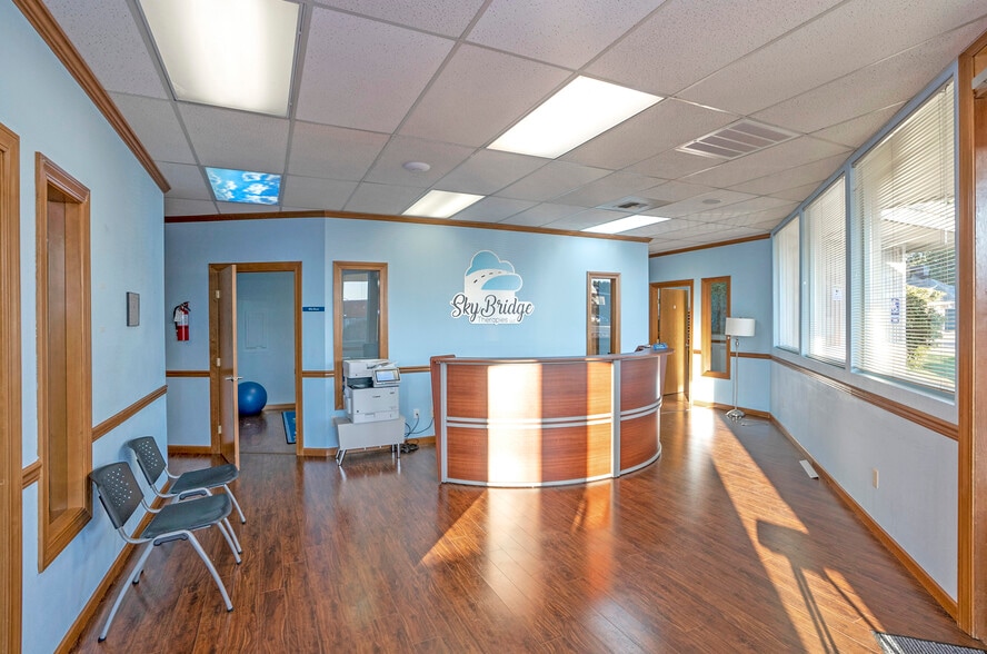 More Photos Of 9124 Gravelly Lake Dr SW, Lakewood Office For Sale