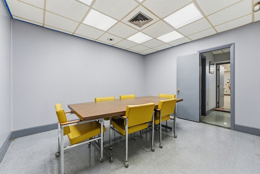 More Photos Of 330 Fuller Rd, Chicopee Distribution For Sale