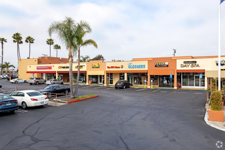 More Photos Of 18501-18687 Main St, Huntington Beach Unknown For Lease