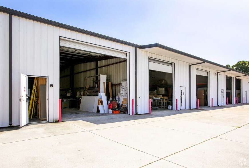More Photos Of 1985 Cattlemen Rd, Sarasota Warehouse For Sale