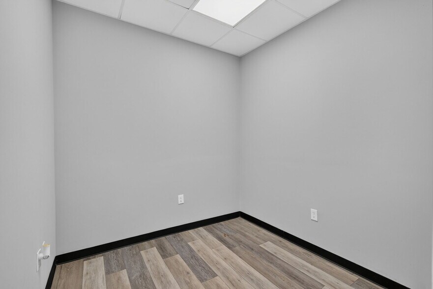 More Photos Of 8080 Pasadena Blvd, Pembroke Pines Office For Lease