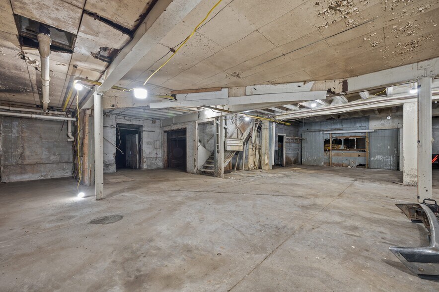 More Photos Of 500 Washington St, Coloma Manufacturing For Lease
