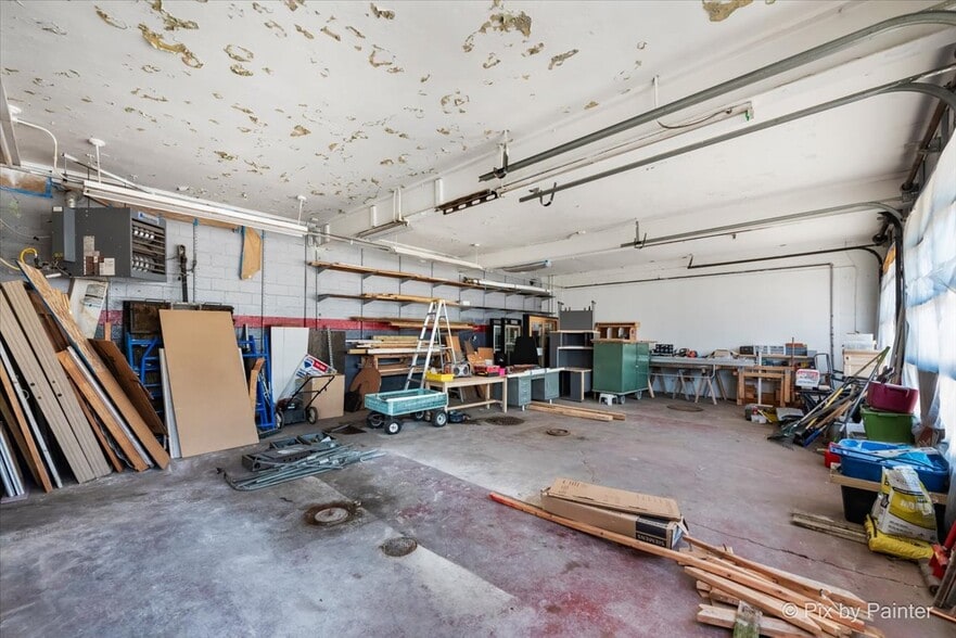 More Photos Of 1126 Larkin Ave, Elgin Service Station For Sale