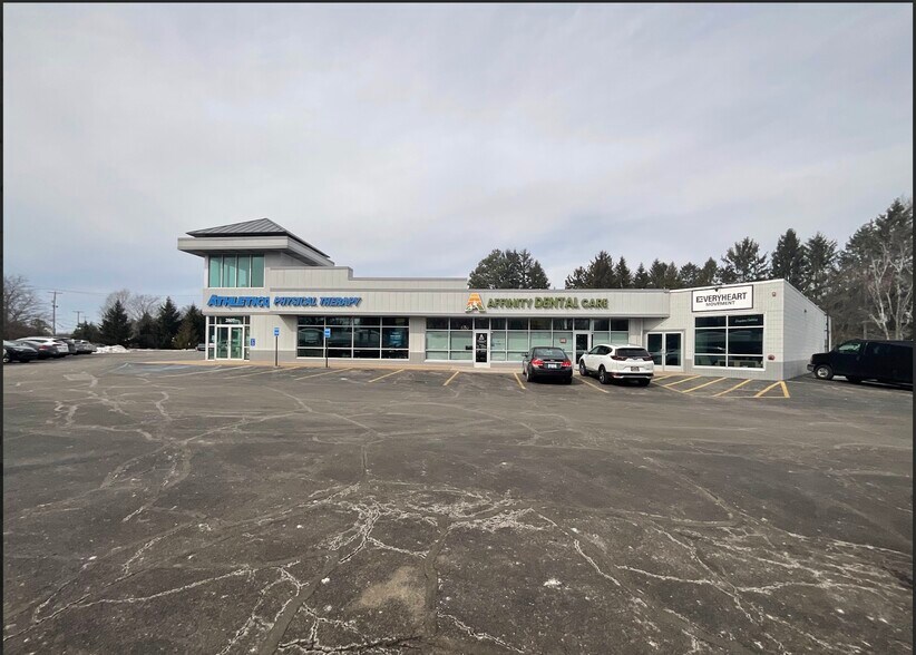 More Photos Of 2807 Lake Michigan Dr NW, Grand Rapids General Retail For Lease