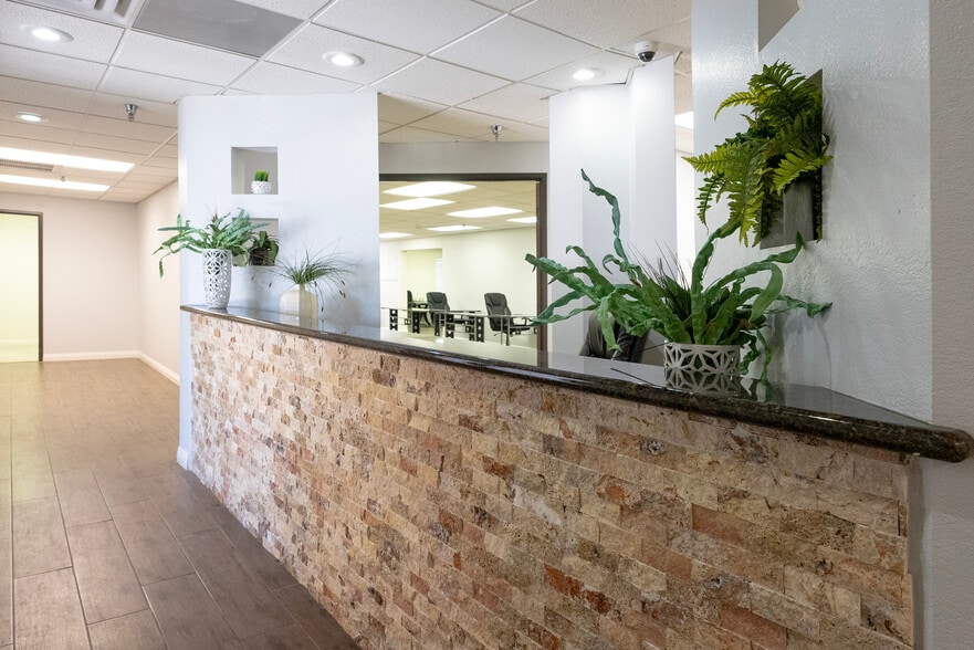 More Photos Of 5430 W Sahara Ave, Las Vegas Office For Lease