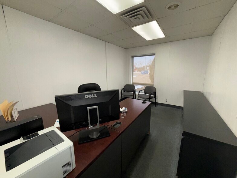 More Photos Of 1212 E Fairplains St, Greenville Manufacturing For Sale