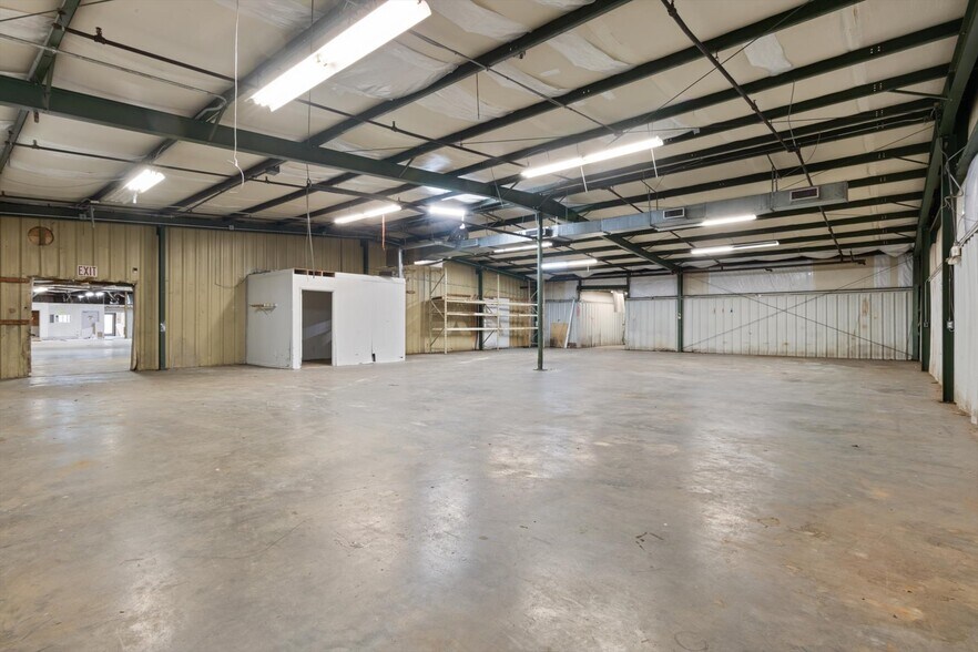 More Photos Of 1811-1813 Old Estill Springs Rd, Tullahoma Warehouse For Sale