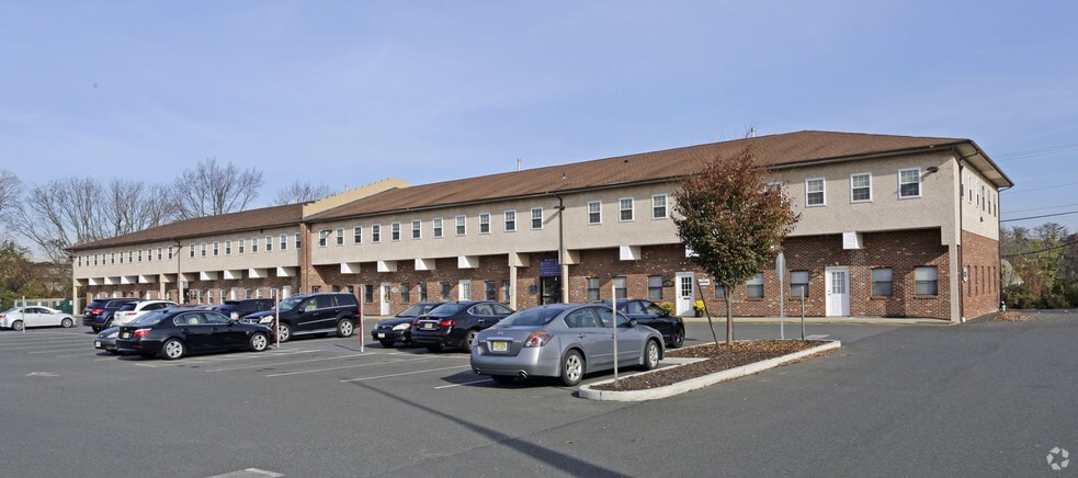 Primary Photo Of 7 Cedar Grove Ln, Somerset Medical For Lease