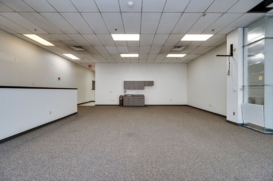 More Photos Of 722 Cherry St, Reading Storefront Retail Office For Lease