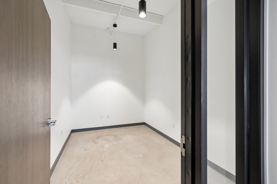 More Photos Of 4521 N Main St, Houston Medical For Lease