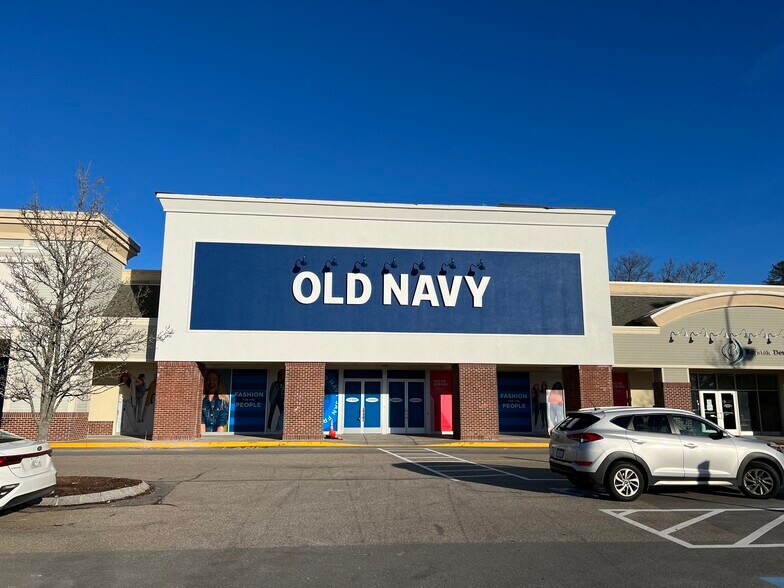 More Photos Of 100-120 Charlton Rd, Sturbridge Unknown For Lease