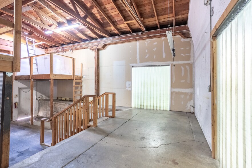 More Photos Of 1455 South St, Redding Flex For Sale