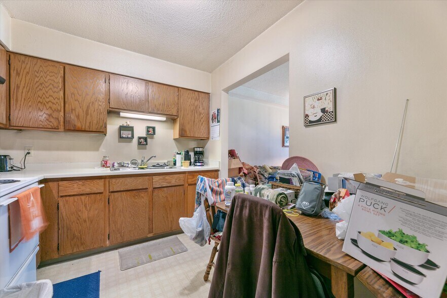 More Photos Of 23 Neptune St N, Cosmos Apartments For Sale